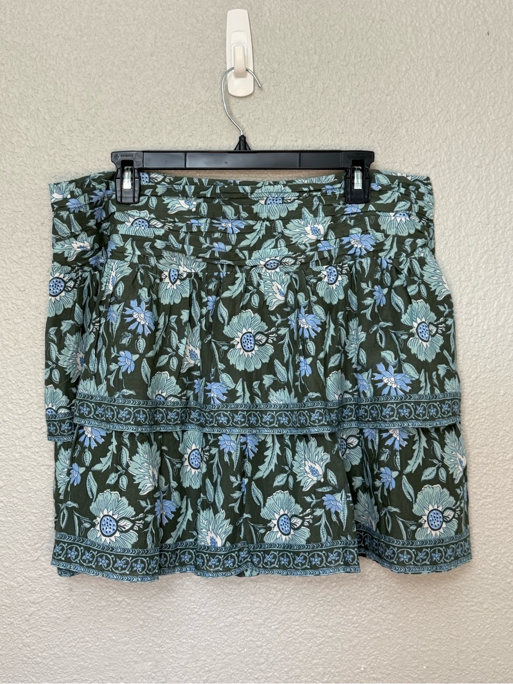 NWT Vineyard Vines Katamana Mini Skirt in Edie Floral Balsam Size XL